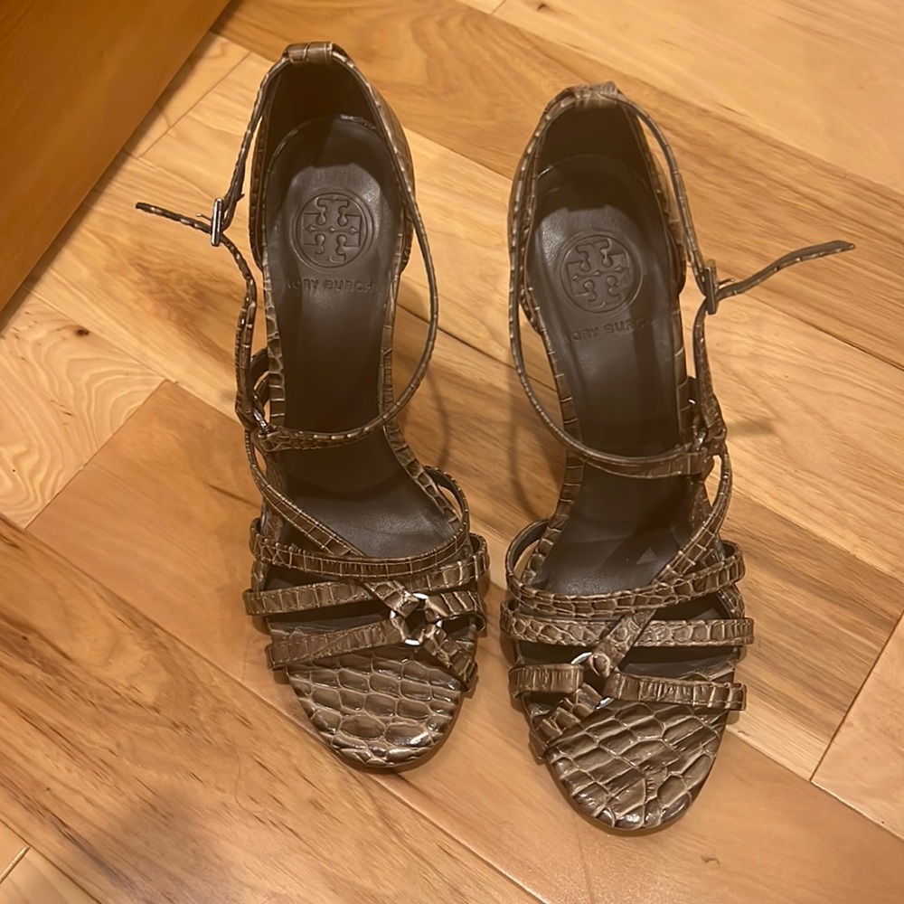 Size 8 TORY BURCH HEELS